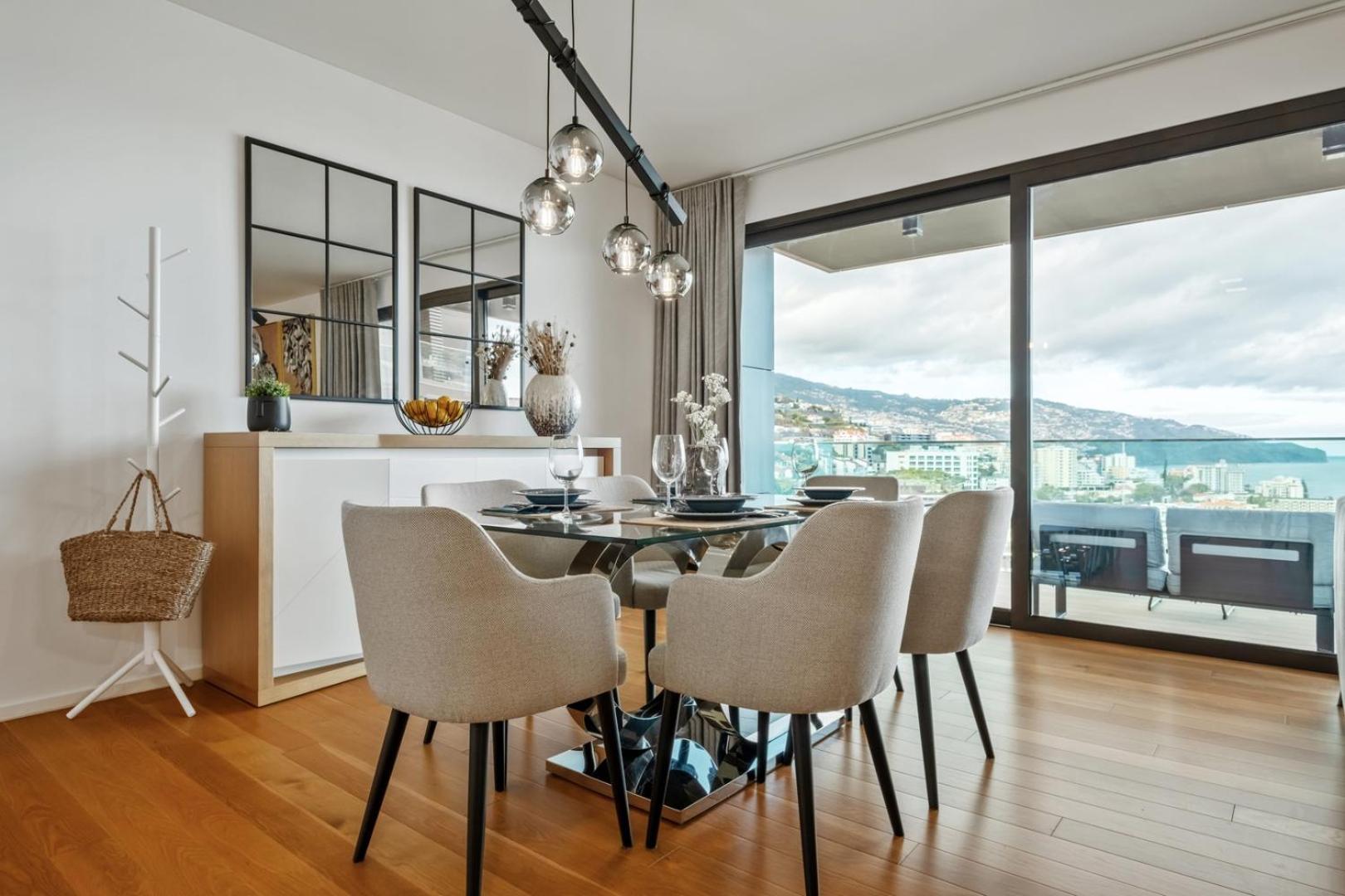 Ajuda I - Penthouse Apartment